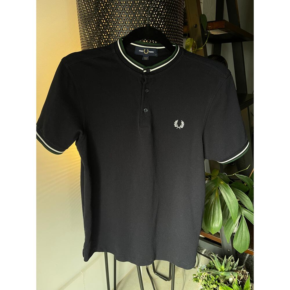 Fred Perry Men’s Crepe Cotton short sleeve shirt small